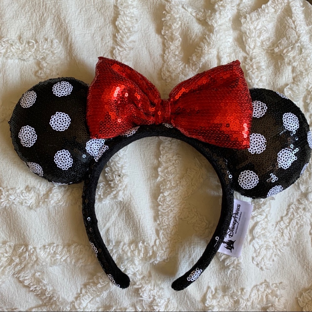 Minnie Mouse polka dot ears